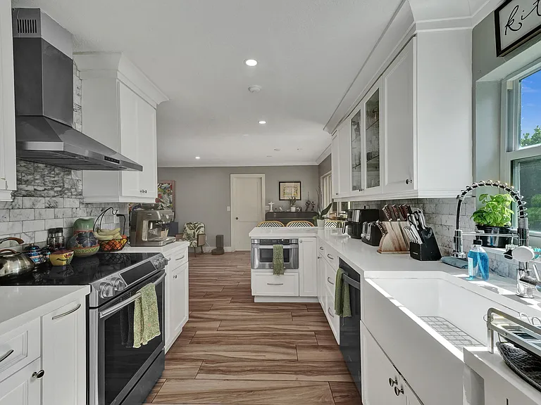 9025 SW 186th Ter — Photo 11