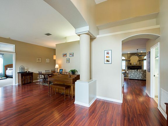 2nd image of 63 Circle Creek Way