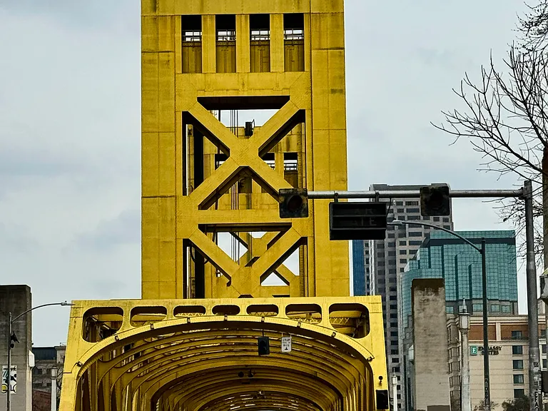 3-5 minutes and less than 1 mile from Tower Bridge to access Downtown Sacramento and Old Town.