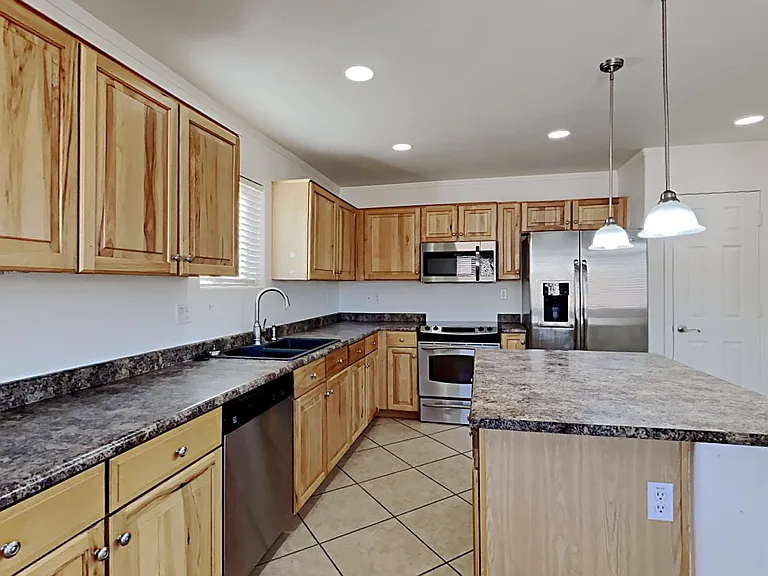 17522 W Calavar Rd — Photo 3