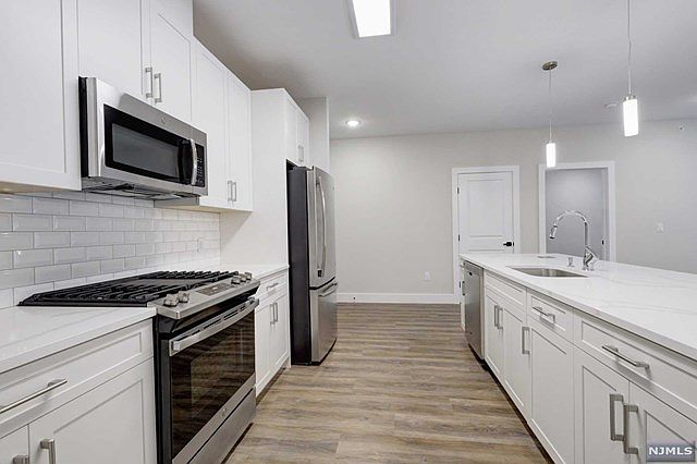 1st image of 305 Patterson St #214