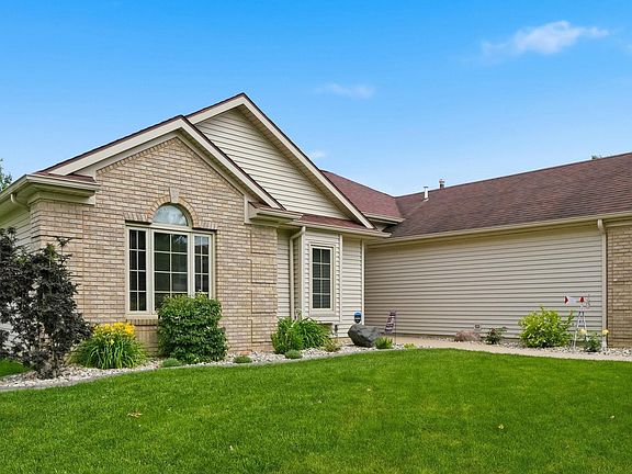 3rd image of 325 Ridge Hill Pl