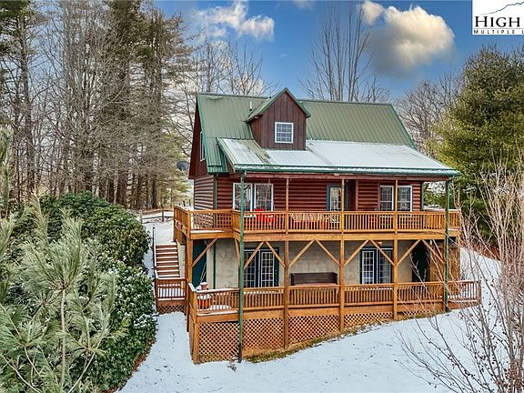 3rd image of 1099 Green Meadows Drive