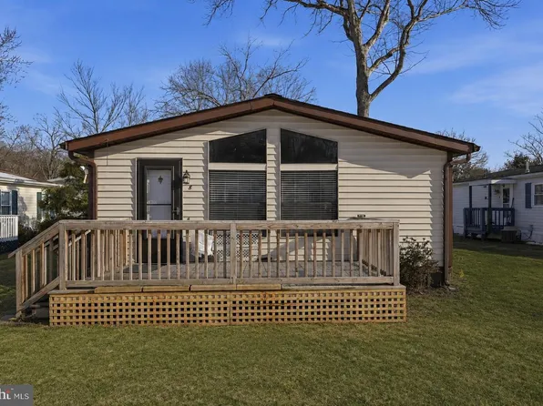 8 Cardinal Dr, Egg Harbor City, NJ 08215