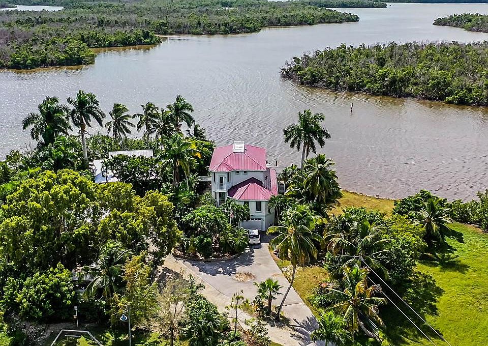 1st image of 745 Palm Point Dr