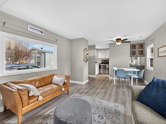 5th image of 2401 Ord Rd #49