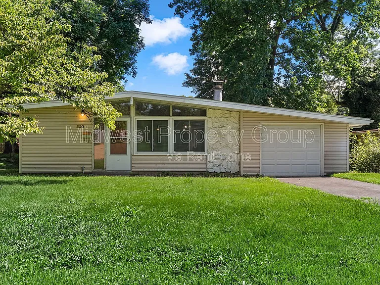 800 Bobbins Ln — Photo 1