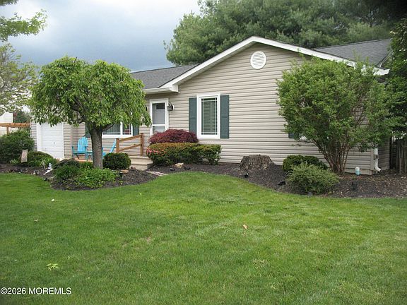 4th image of 1033 3rd Avenue