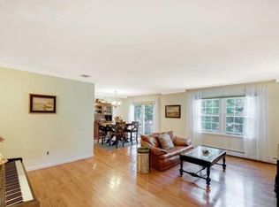 42 Crestwood Mews, Allendale, NJ 07401