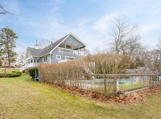61 Atlantic Ave, Hampton Bays, NY 11946