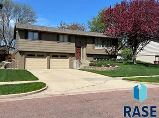 2309 S Wellington Ave, Sioux Falls, SD 57106