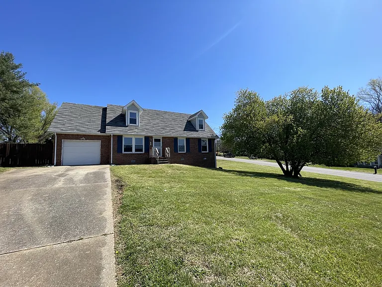 2301 Sherwood Hills Ct — Photo 3