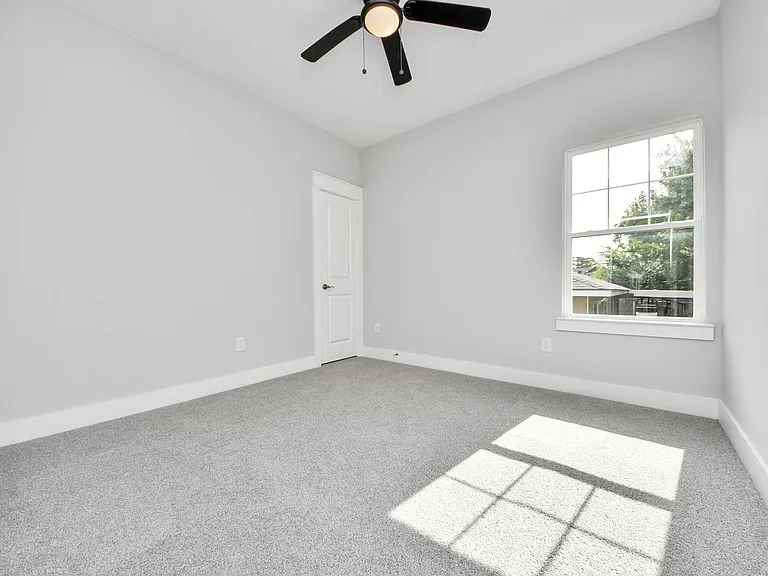 1307 Laskey St — Photo 37