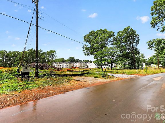 2nd image of 3000-3500 Sloan Dr