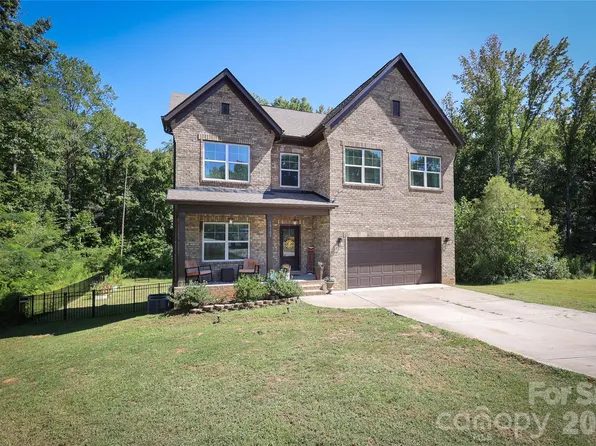 10105 Greenwood Ct, Charlotte, NC 28215
