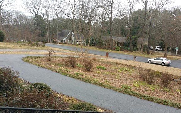 3rd image of 5643 Williamsburg Dr