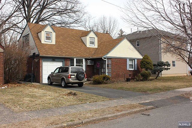 1st image of 4-09 Bellair Ave