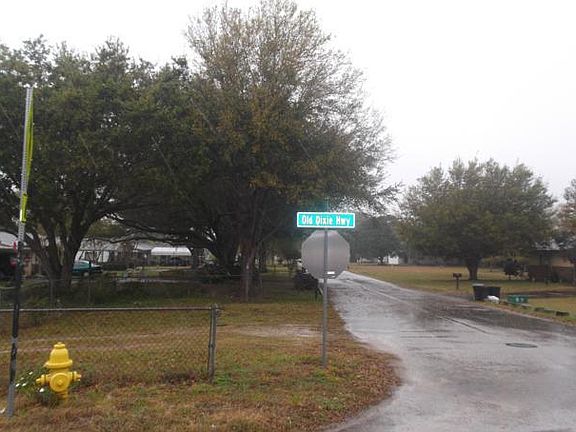 2nd image of 1910 Old Dixie Hwy