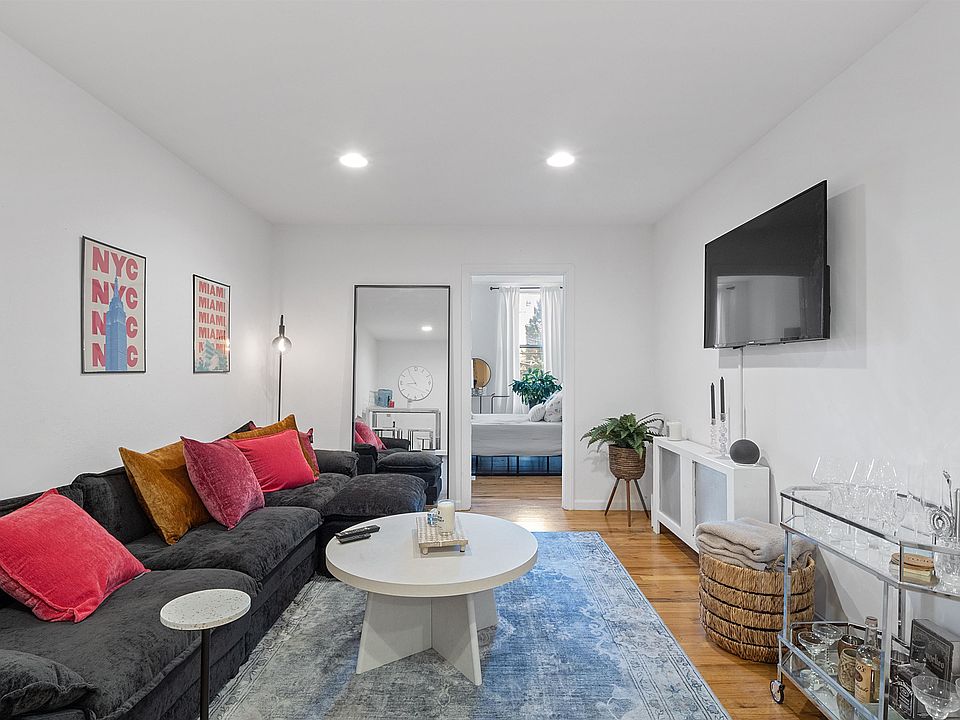 1st image of 1038 Willow Ave APT 3