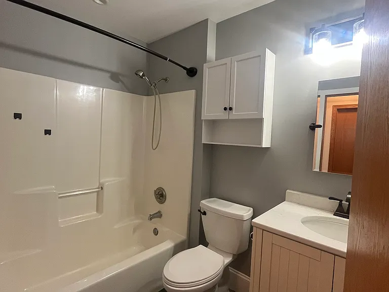 10304 Wilmette Ave — Photo 11