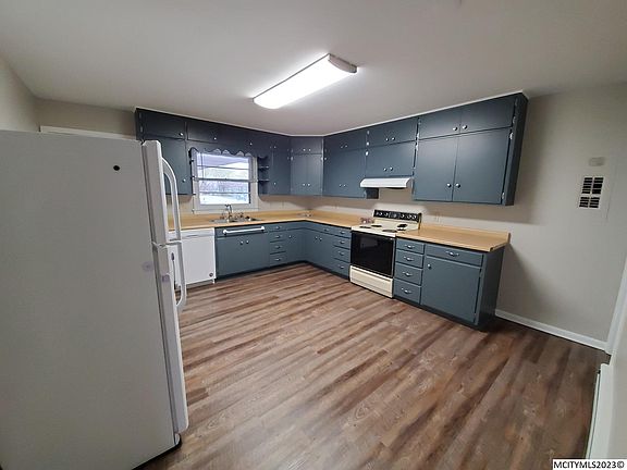 5th image of 2725 4th St SE