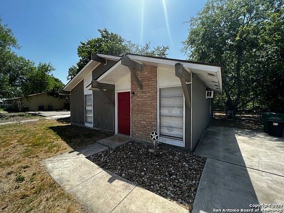 2nd image of 6038 Castle Hunt Dr