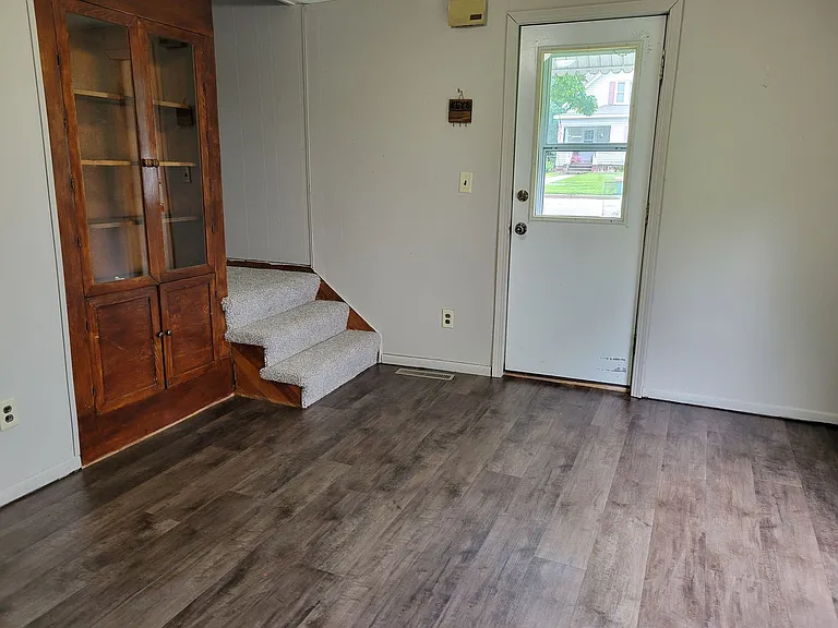 533 W Kinne St — Photo 7