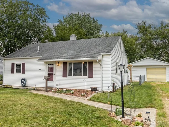 48 Kiser Dr, Tipp City, OH 45371