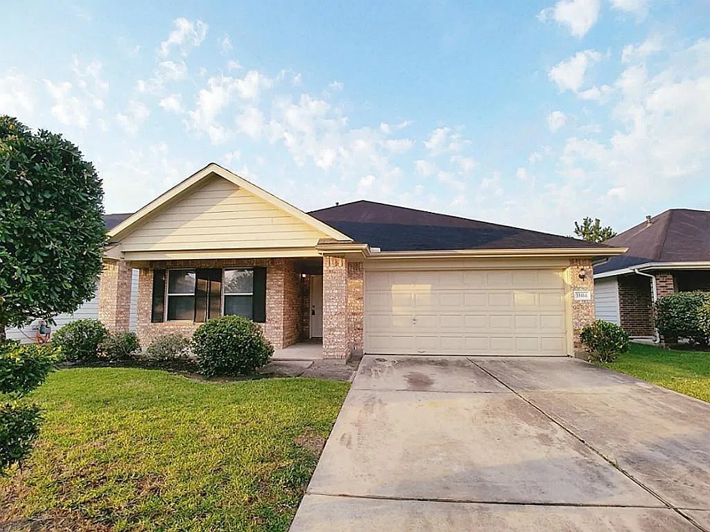 3 bed, 2.0 bath, 1703 sqft, $1,950 — Photo 1