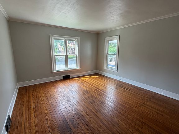 4th image of 17 Crescent Ave