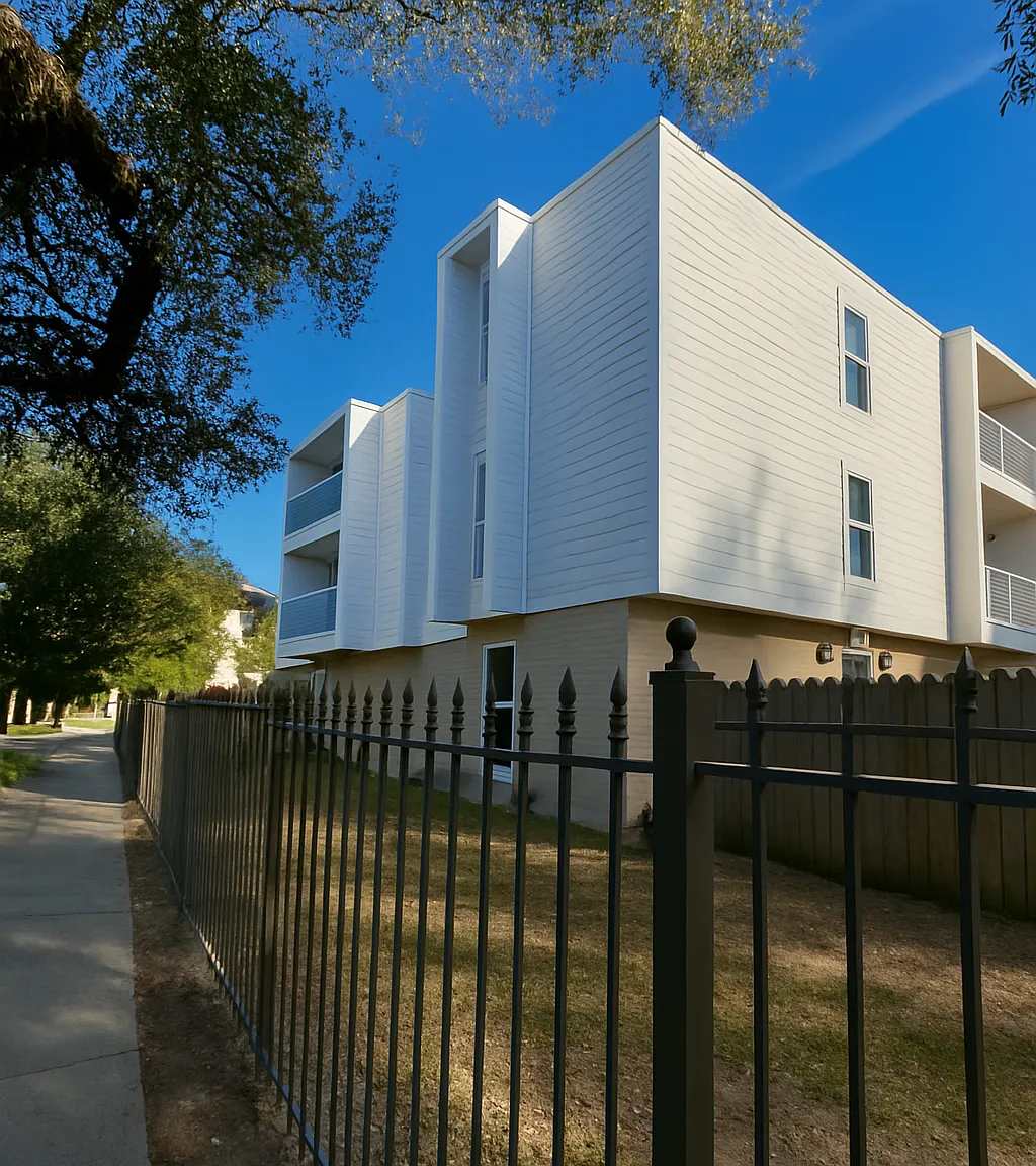 Nelson Court — Photo 1