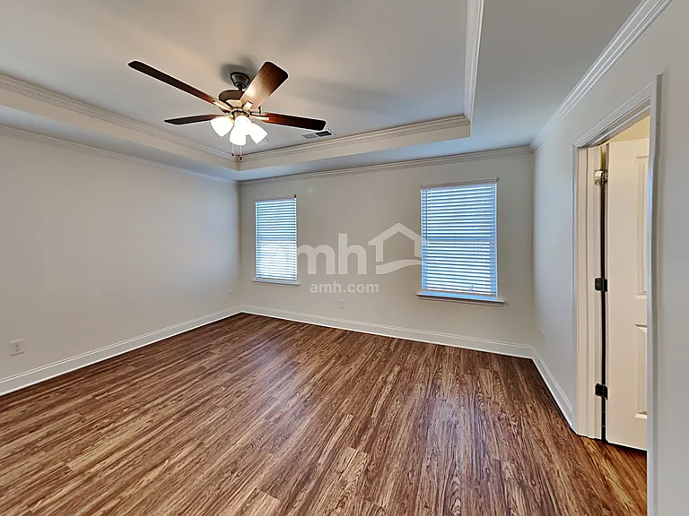 320 Bourne St — Photo 14