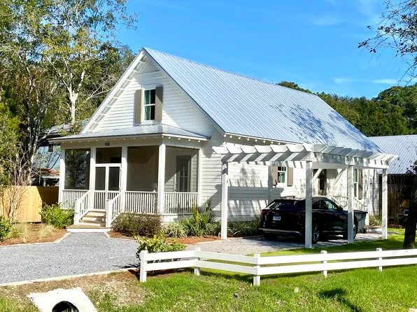 426 Morrison Ave, Pt Washington, FL 32459