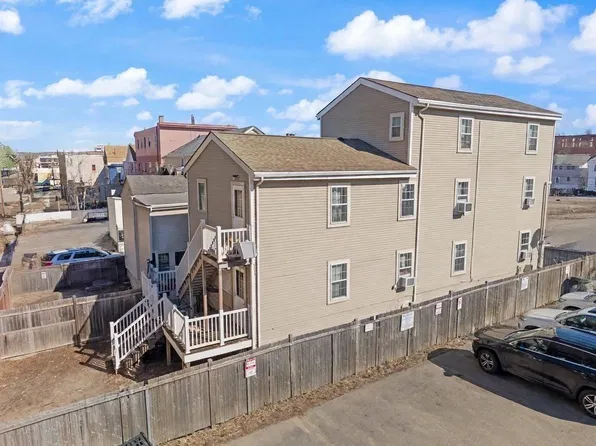 74 Chestnut St, Chelsea, MA 02150