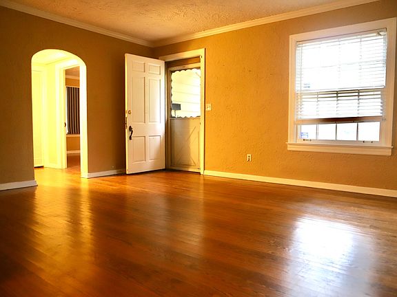 3rd image of 4220 Longfellow St