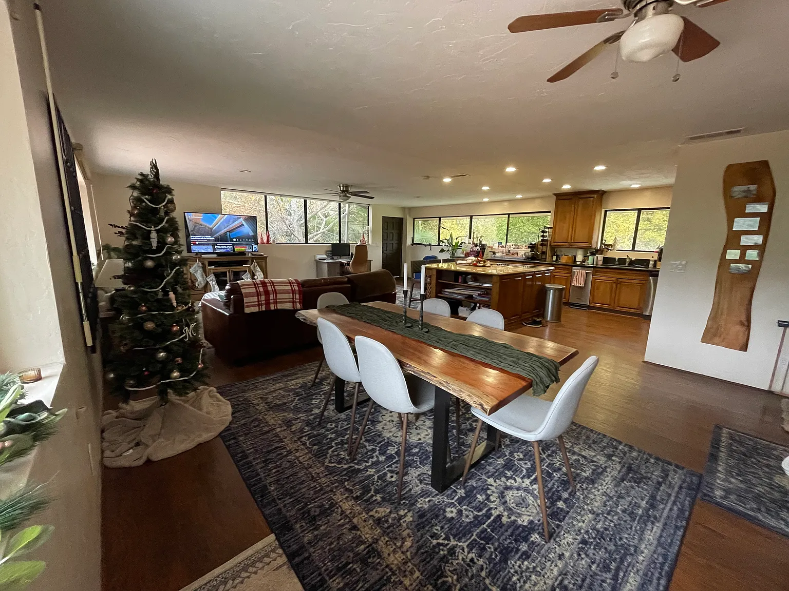 15504 Hawley Pl — Photo 2