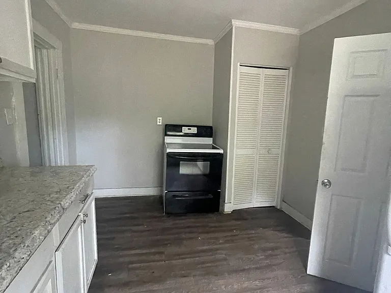 1418 Campbell St #2 — Photo 4