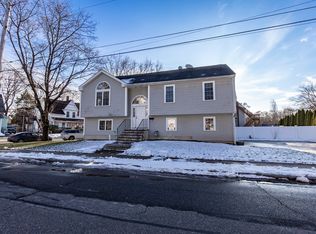 2 Linden St, Hudson, MA 01749