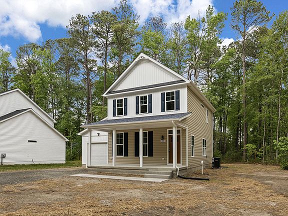3rd image of 122 Tall Pines Ave