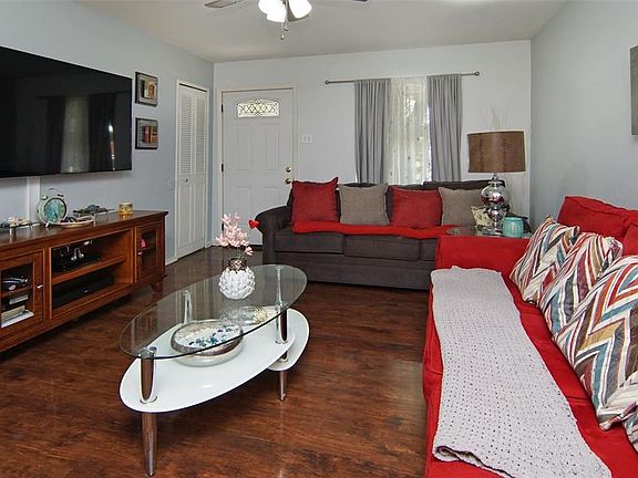 5th image of 3810 Williamsburg Dr
