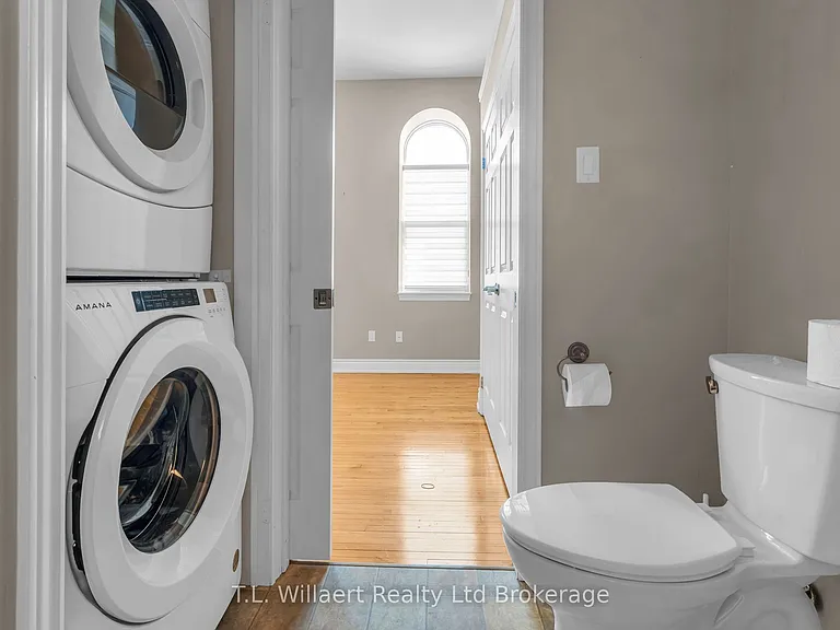 17 Brock St W #310 — Photo 8