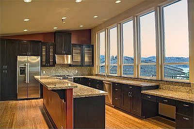4th image of 2407 E Lake Sammamish Pl SE