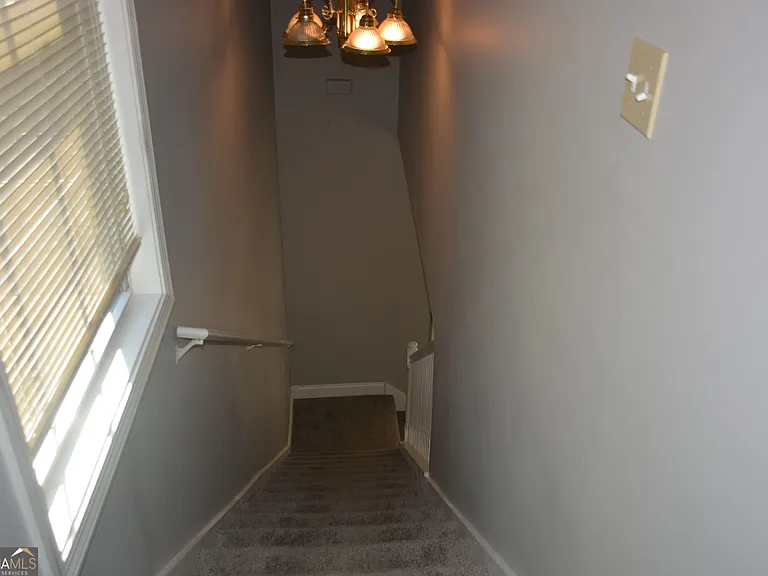 910 McDaniel St SW — Photo 4