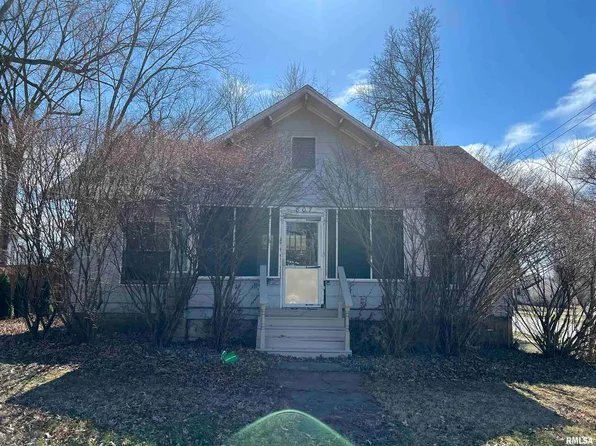 807 W Pecan St, Carbondale, IL 62901