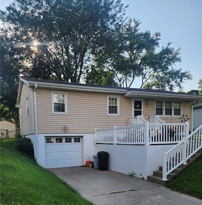 1st image of 2608 S 27th Ter