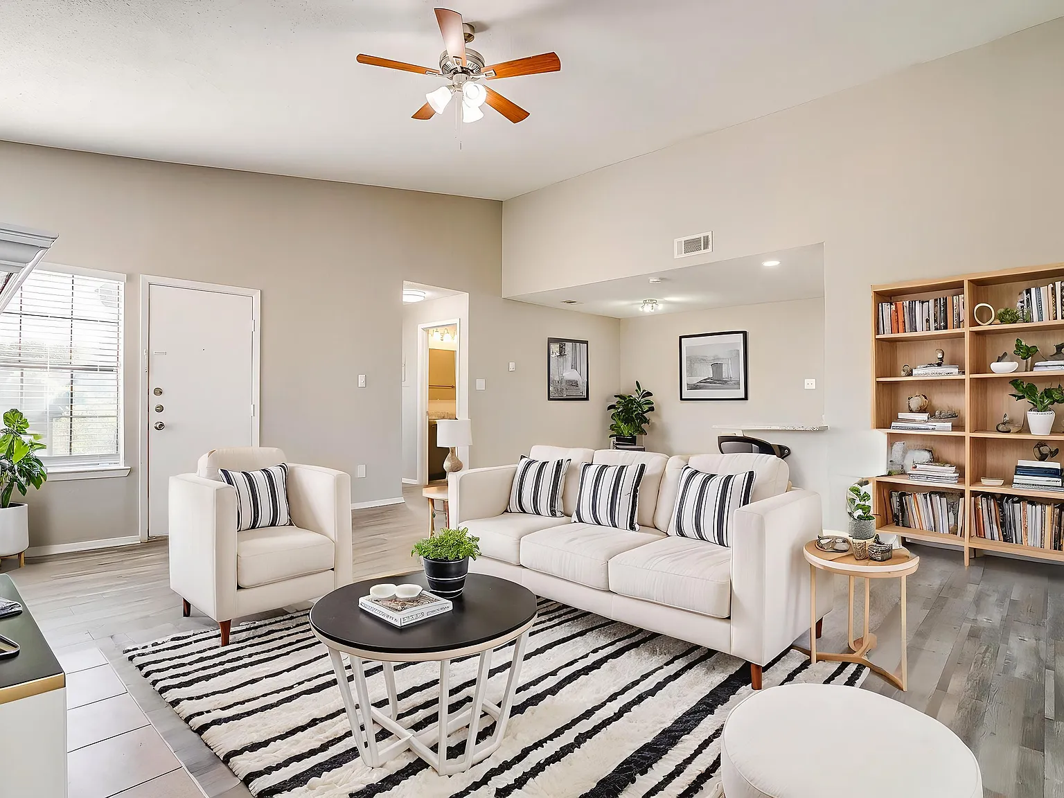 Portofino Apartments — Photo 4