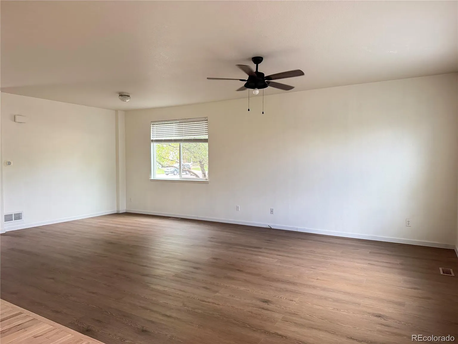 4 bed, 2.5 bath, 2363 sqft, $3,000 — Photo 4