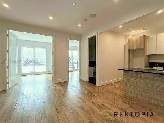 3rd image of 61 Montrose Ave #3V