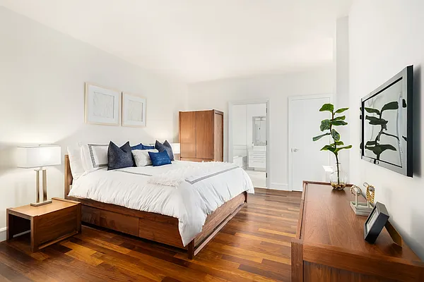 Sold by Compass | media 7