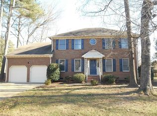 801 Streamside Ct, Chesapeake, VA 23322
